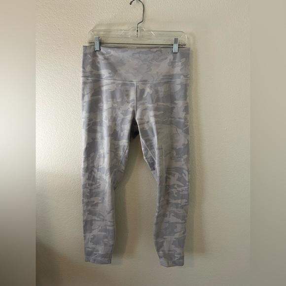 lululemon athletica Gray Camouflage Leggings ‘35 - Picture 1 of 6